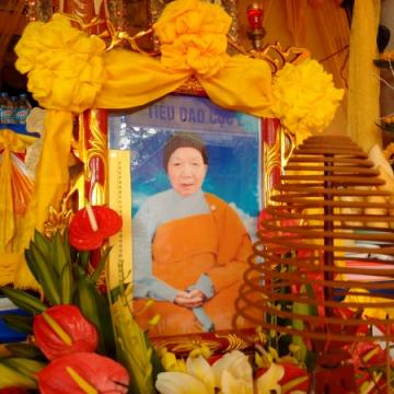 Tiểu sử Ni trưởng Thích Đàm Nhương