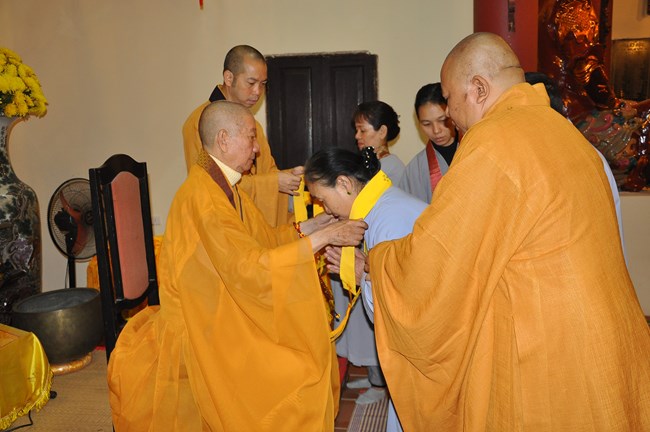 Đạo tràng Pháp Hoa miền Bắc lễ thọ y, mở y, lên y cho các Phật tử