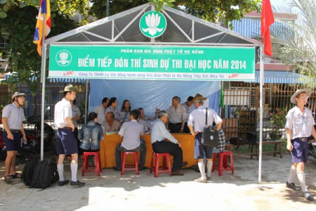 Tiếp sức mùa thi - đậm chất nhân văn