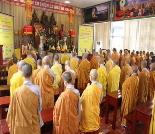 Hà Nội: HT. Thích Bảo Nghiêm thăm trường hạ Vạn Phúc