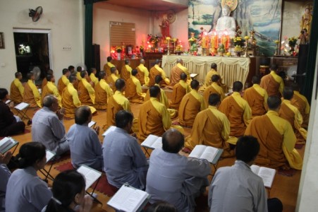 Đoàn chư Tăng chùa Hoằng Pháp thăm chùa Giai Lam – Tịnh Pháp