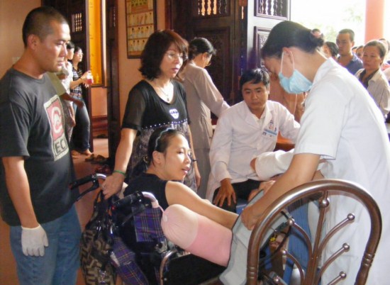 Hàng trăm bệnh nhân được 'thần y' Võ Hoàng Yên trị bệnh tại Bình Phước