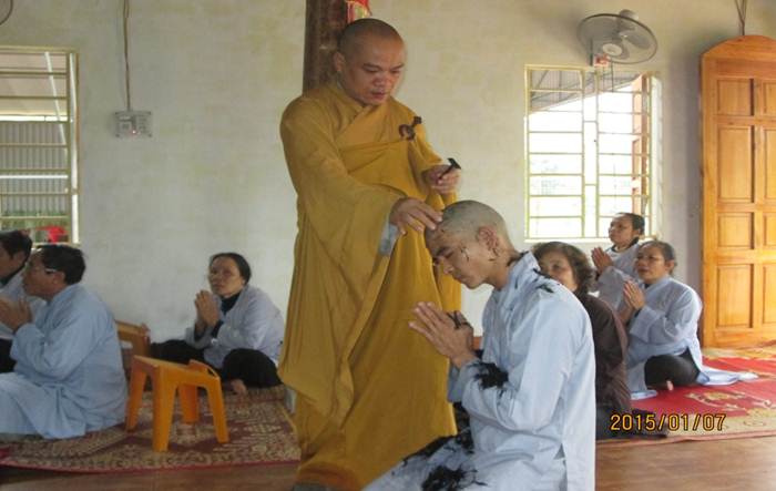 Nghệ An: Lễ thế phát xuất gia tại chùa Trúc